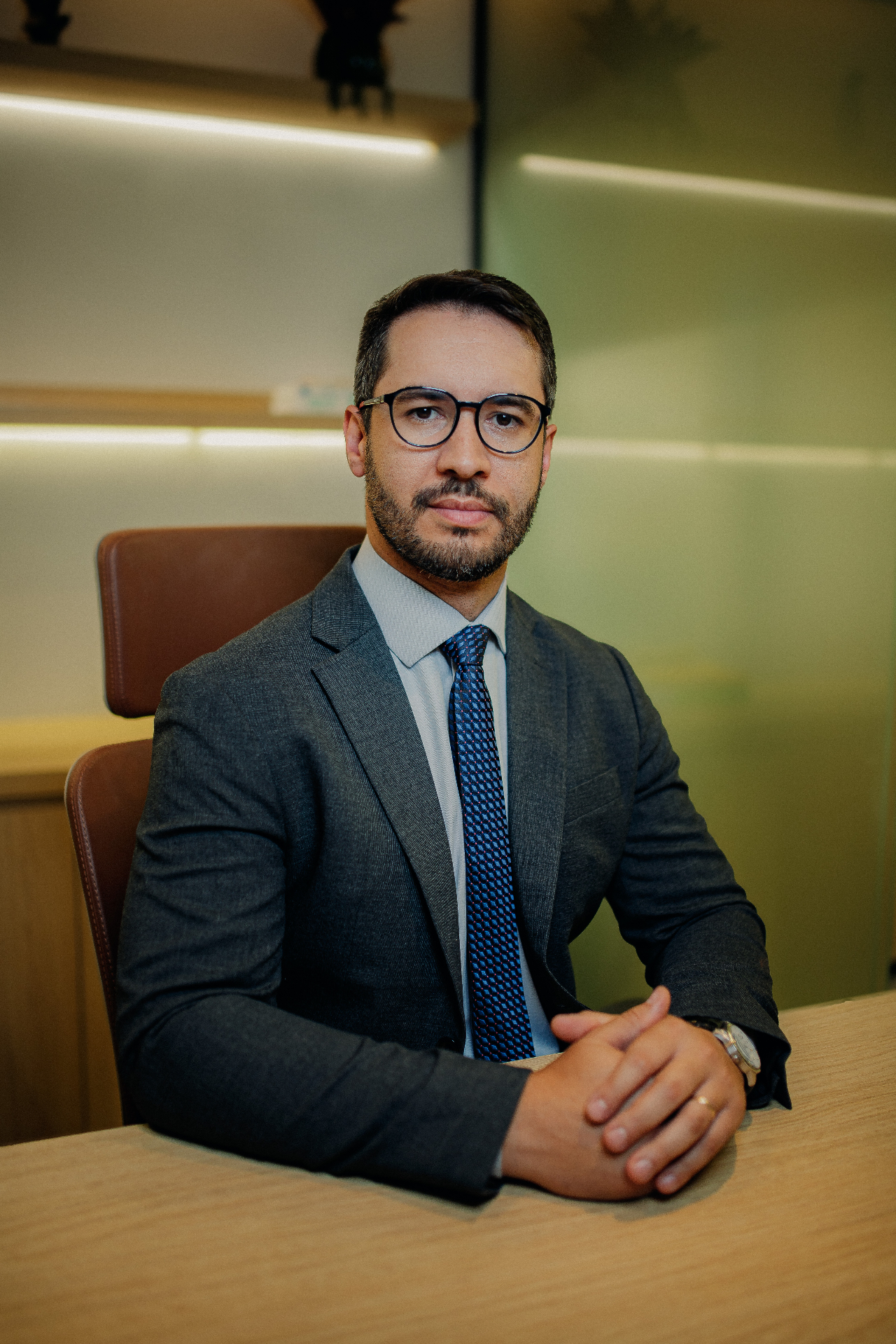 Dr. Luiz Correia — Nutricionista e Farmacêutico